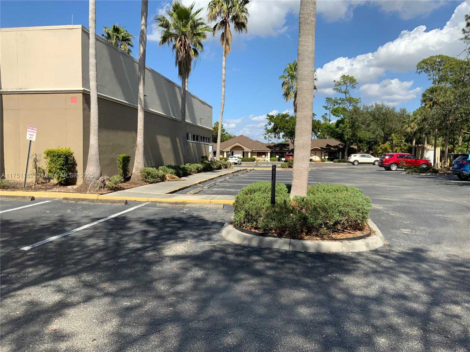 Small Image of 12731 NEW BRITTANY BLVD, Fort Myers Number 6