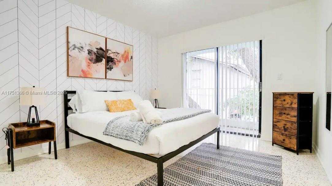 Small Image of 1645 SOUTH WEST 7TH ST, Miami Number 11