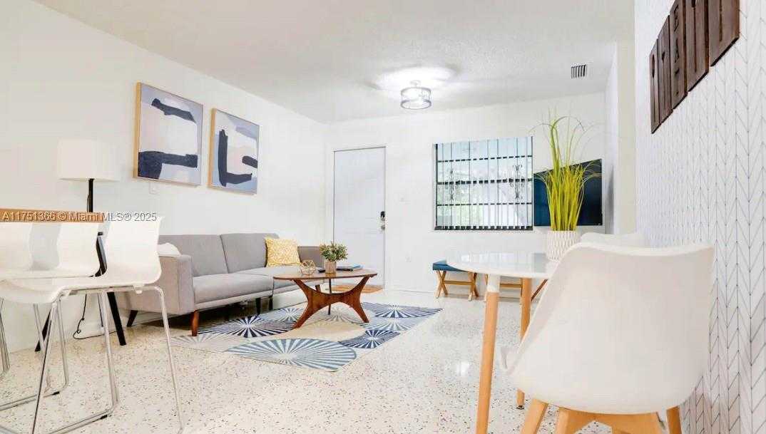 Small Image of 1645 SOUTH WEST 7TH ST, Miami Number 13