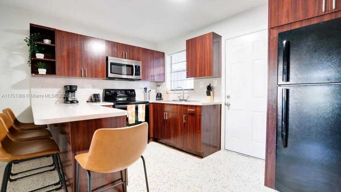 Small Image of 1645 SOUTH WEST 7TH ST, Miami Number 17