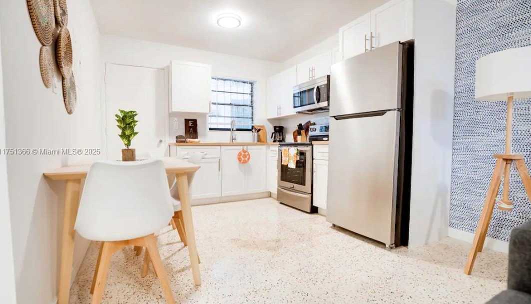 Small Image of 1645 SOUTH WEST 7TH ST, Miami Number 8