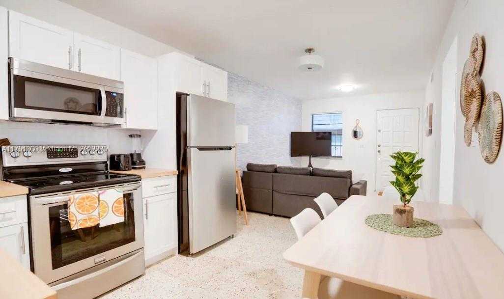 Small Image of 1645 SOUTH WEST 7TH ST, Miami Number 9