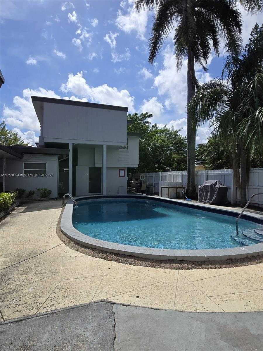 Small Image of 250 SOUTH EAST PARK ST #1-6, Dania Beach Number 14