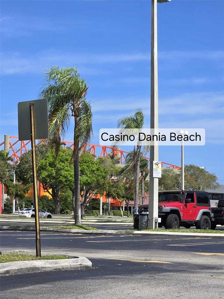 Small Image of 250 SOUTH EAST PARK ST #1-6, Dania Beach Number 21