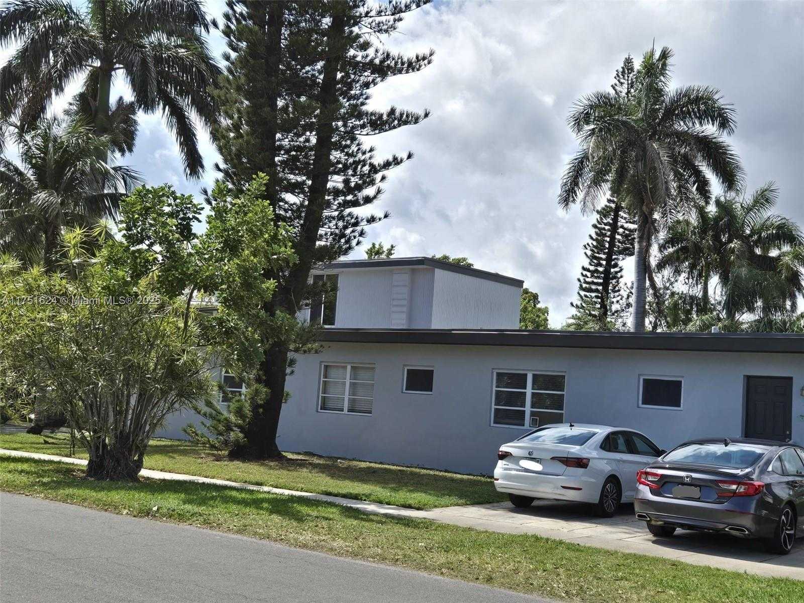 Small Image of 250 SOUTH EAST PARK ST #1-6, Dania Beach Number 4