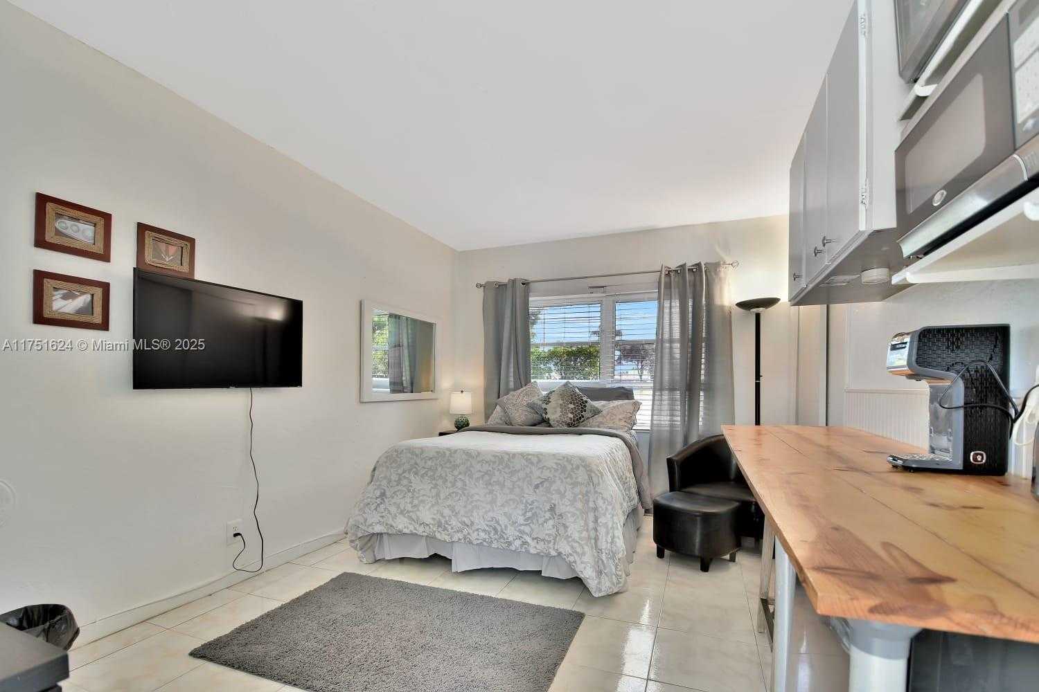 Small Image of 250 SOUTH EAST PARK ST #1-6, Dania Beach Number 40