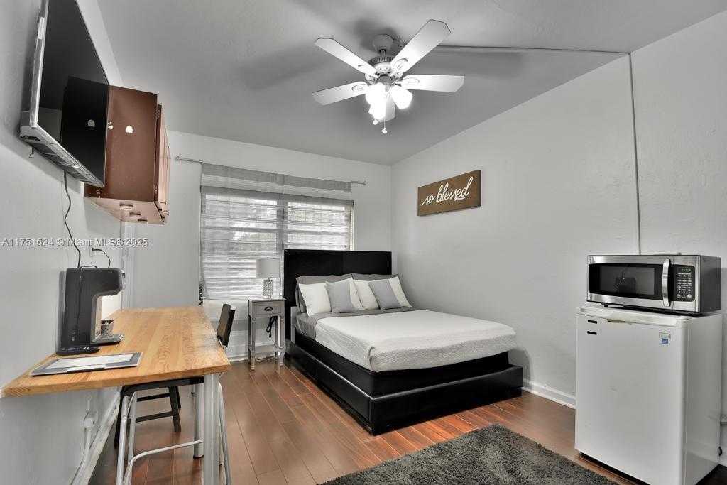 Small Image of 250 SOUTH EAST PARK ST #1-6, Dania Beach Number 41