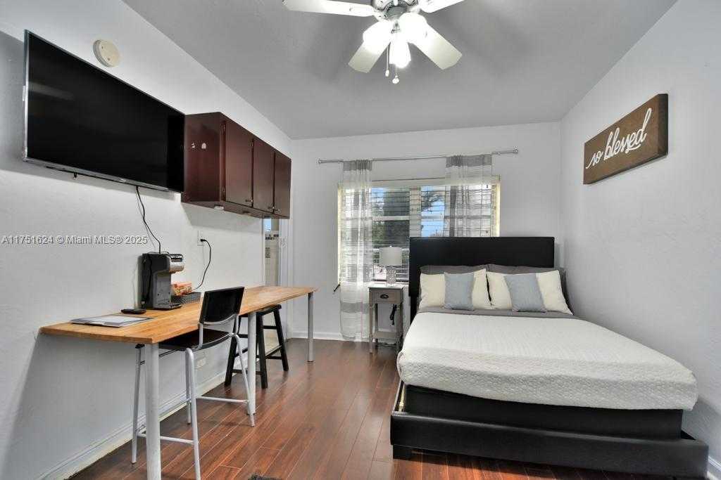 Small Image of 250 SOUTH EAST PARK ST #1-6, Dania Beach Number 42