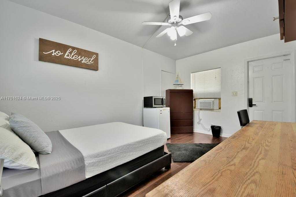 Small Image of 250 SOUTH EAST PARK ST #1-6, Dania Beach Number 43