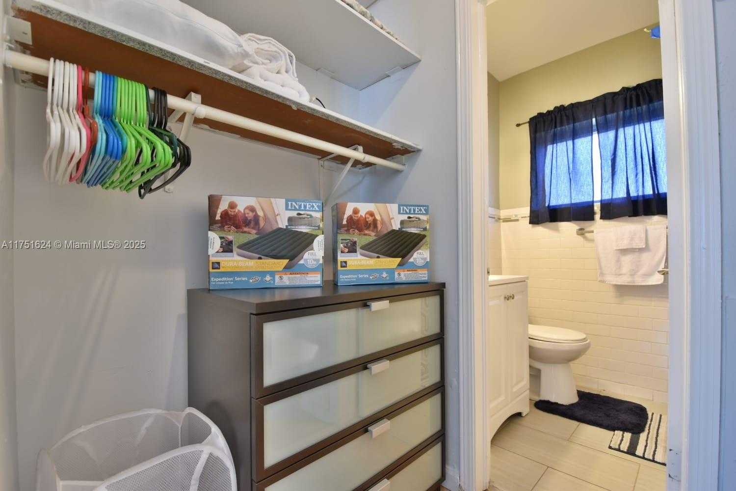 Small Image of 250 SOUTH EAST PARK ST #1-6, Dania Beach Number 48