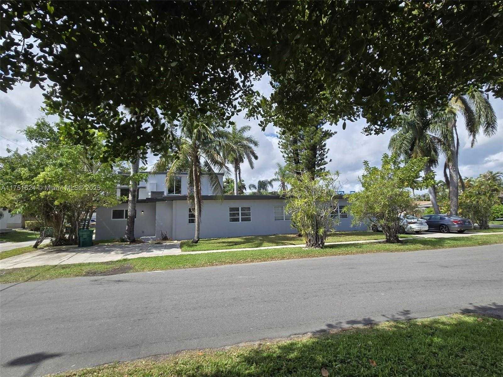 Small Image of 250 SOUTH EAST PARK ST #1-6, Dania Beach Number 5