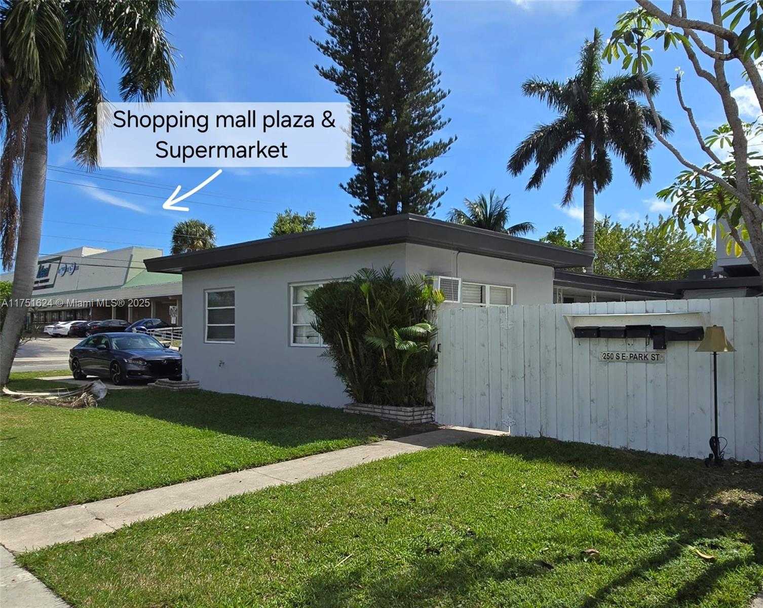 Small Image of 250 SOUTH EAST PARK ST #1-6, Dania Beach Number 6