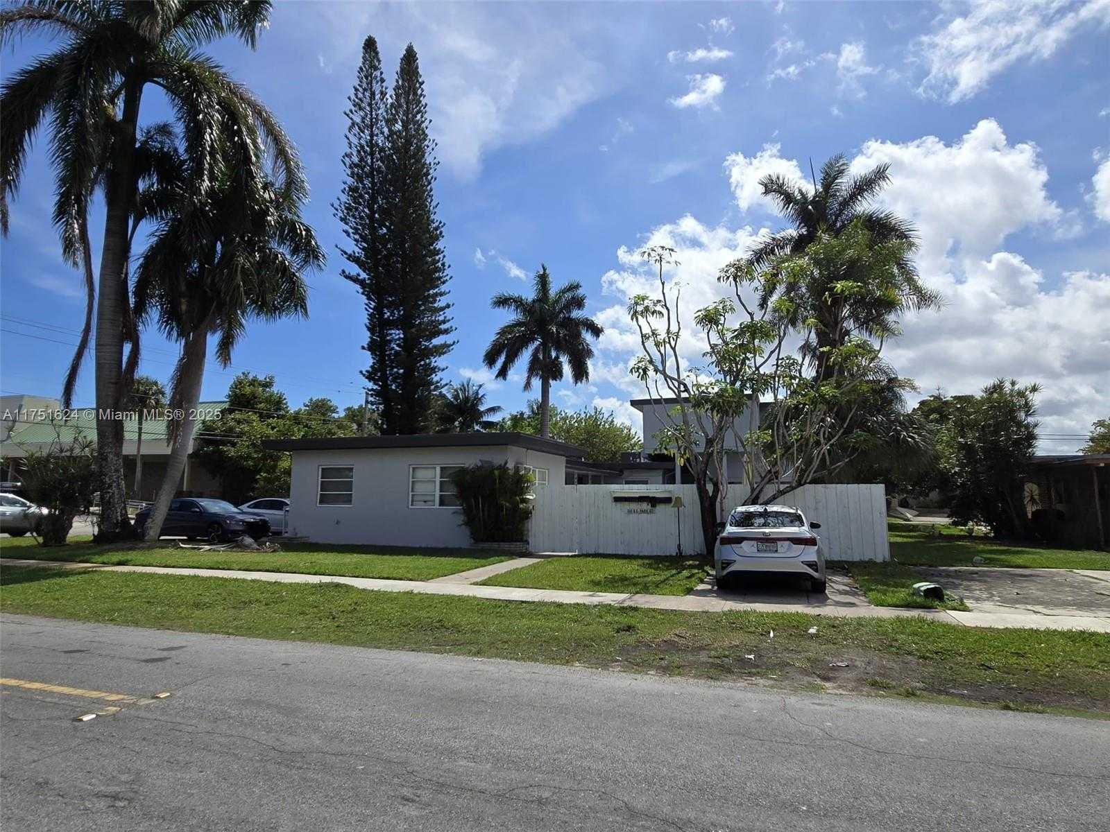 Small Image of 250 SOUTH EAST PARK ST #1-6, Dania Beach Number 9