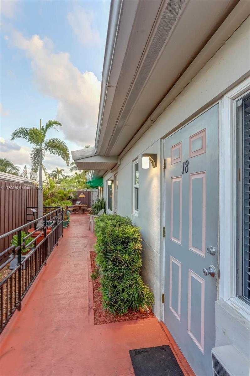 Small Image of 1419 SOUTH FEDERAL HWY, Hollywood Number 23
