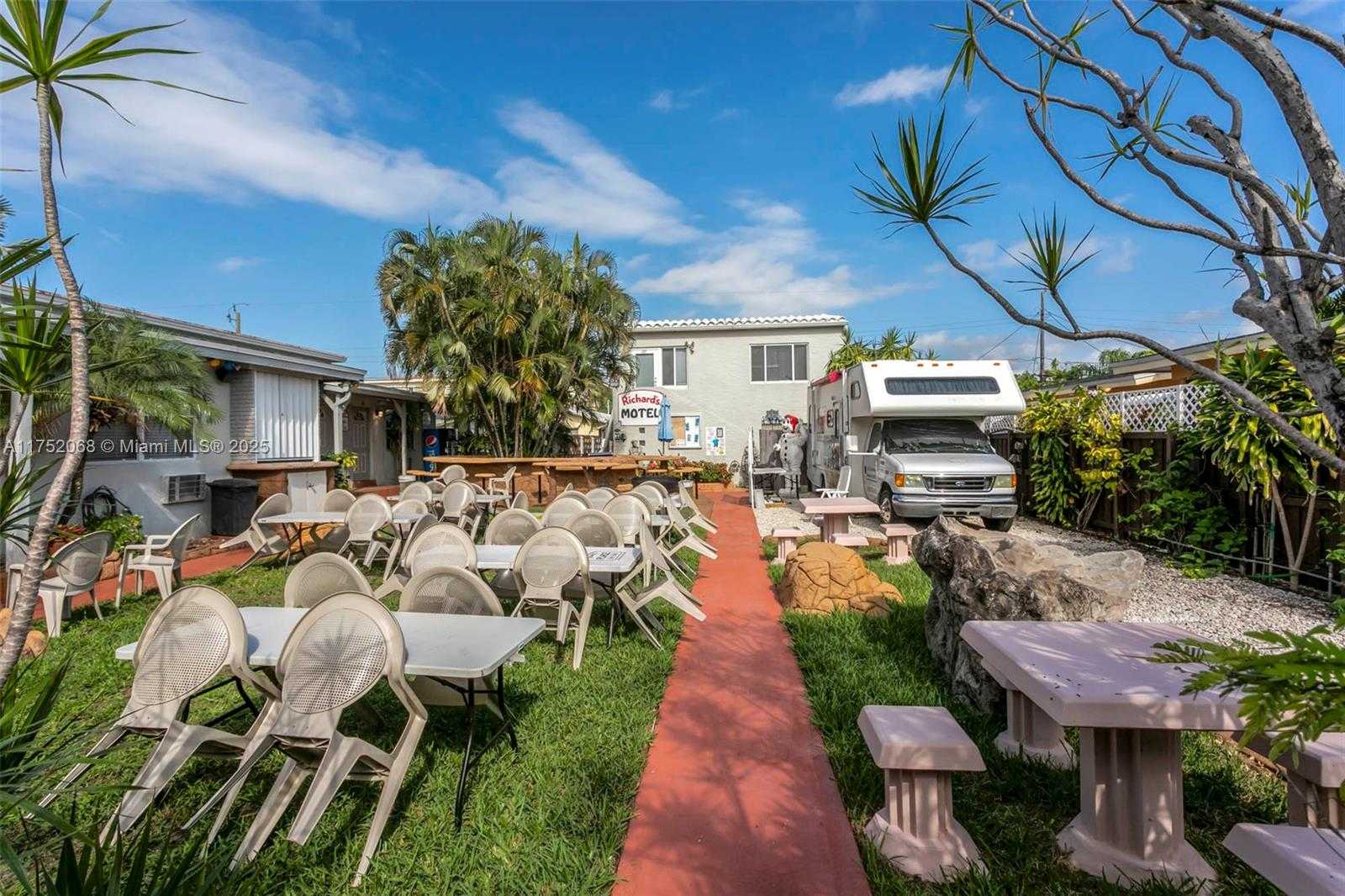 Small Image of 1411 SOUTH FEDERAL HWY, Hollywood Number 12