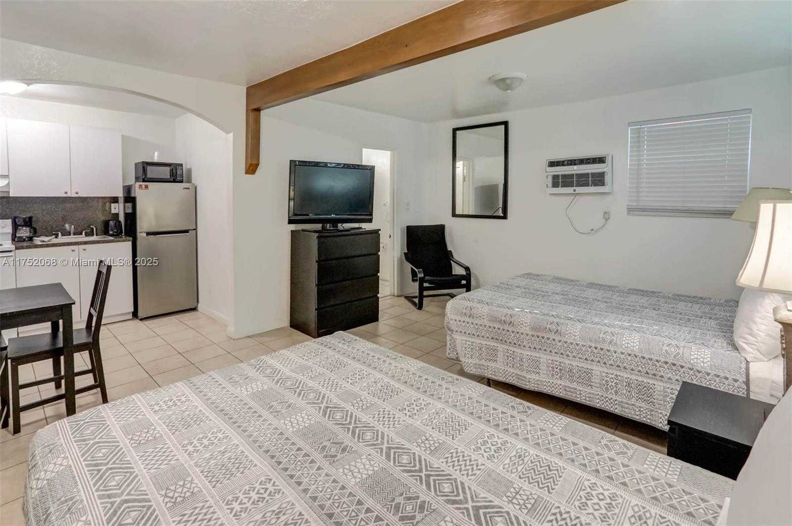 Small Image of 1411 SOUTH FEDERAL HWY, Hollywood Number 36