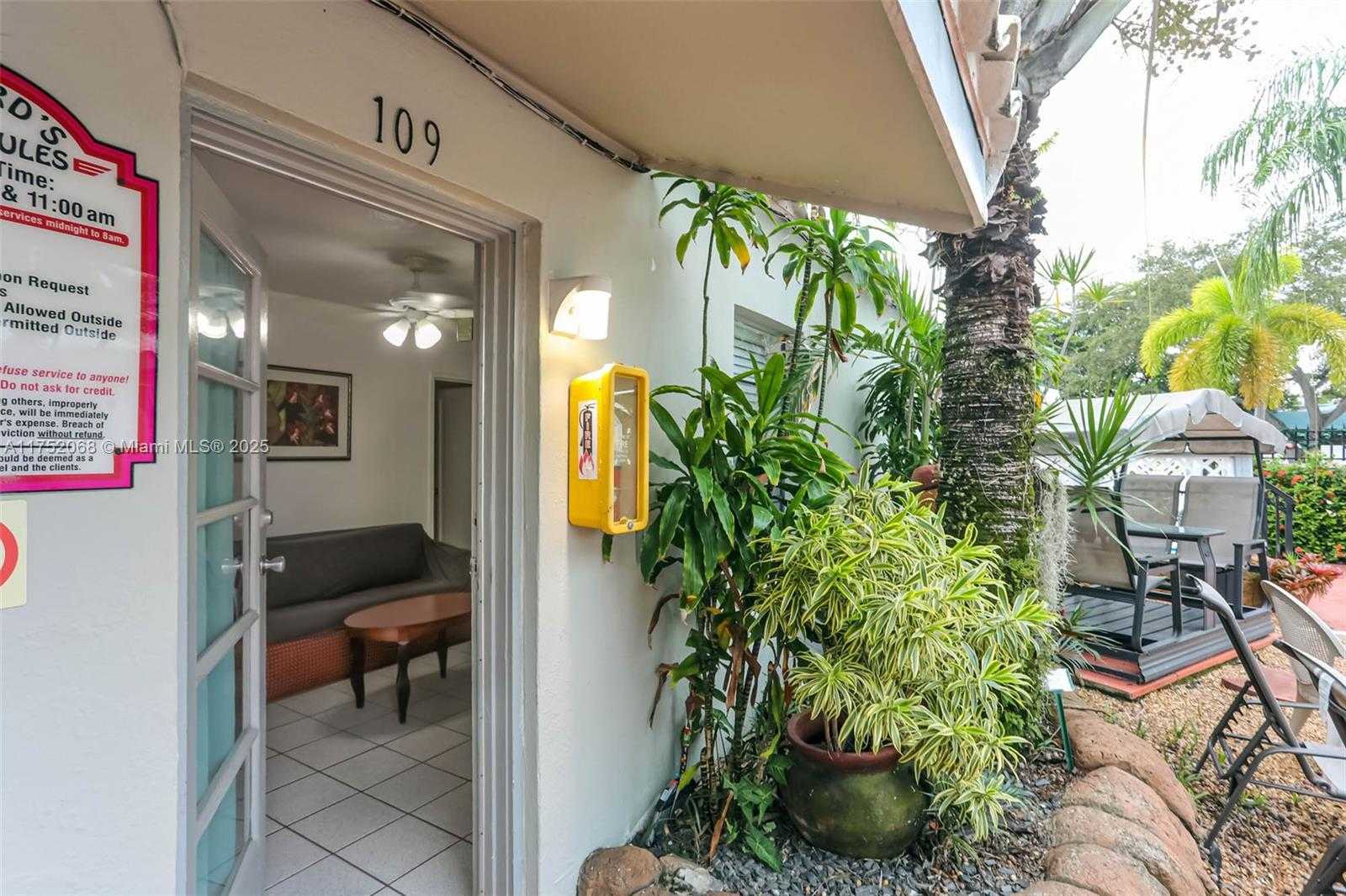 Small Image of 1411 SOUTH FEDERAL HWY, Hollywood Number 38