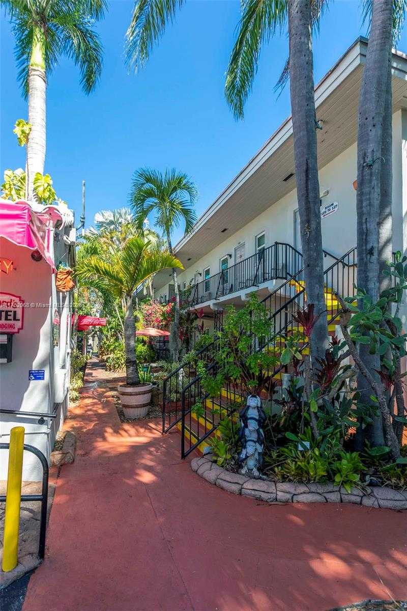 Small Image of 1411 SOUTH FEDERAL HWY, Hollywood Number 4