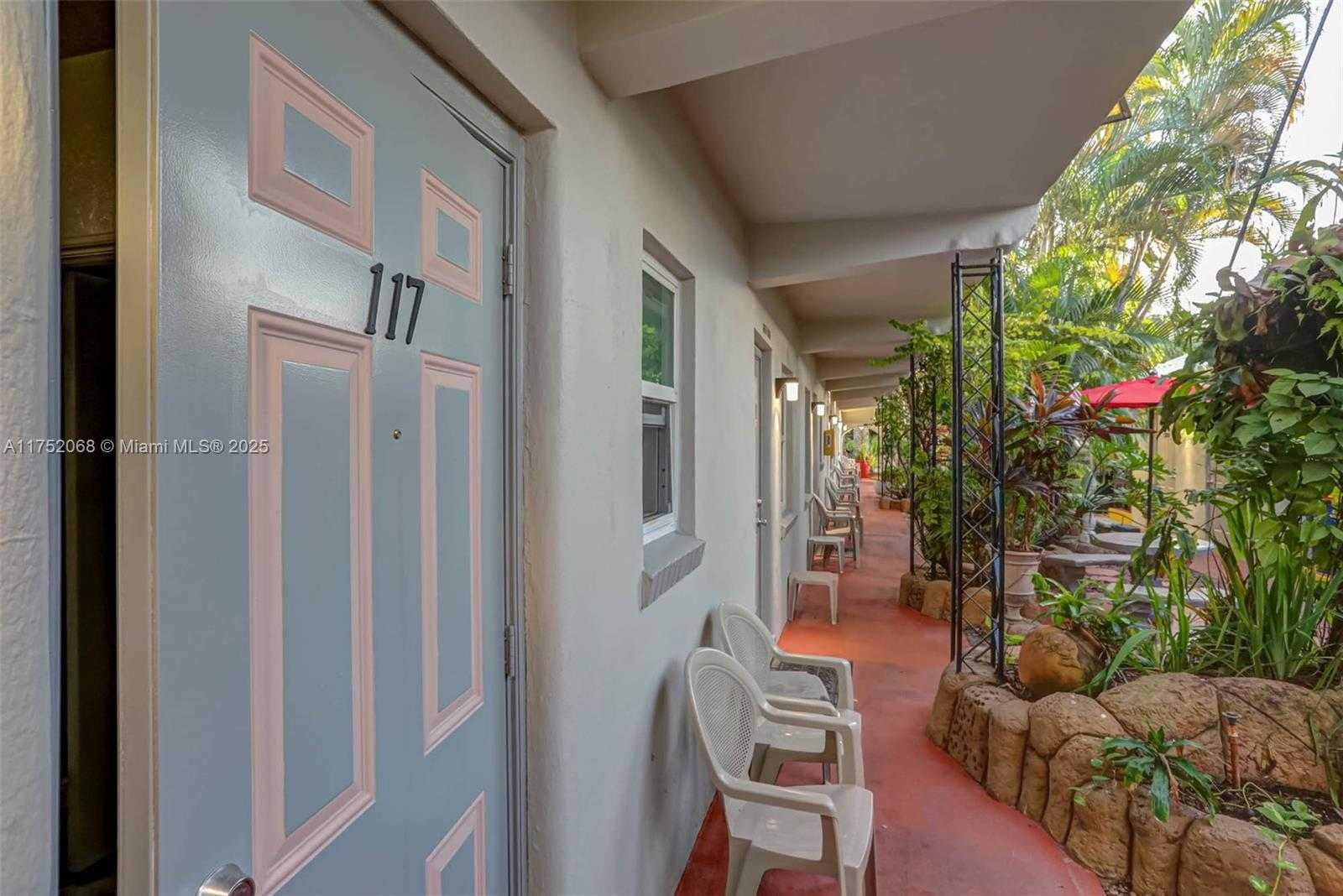 Small Image of 1411 SOUTH FEDERAL HWY, Hollywood Number 41