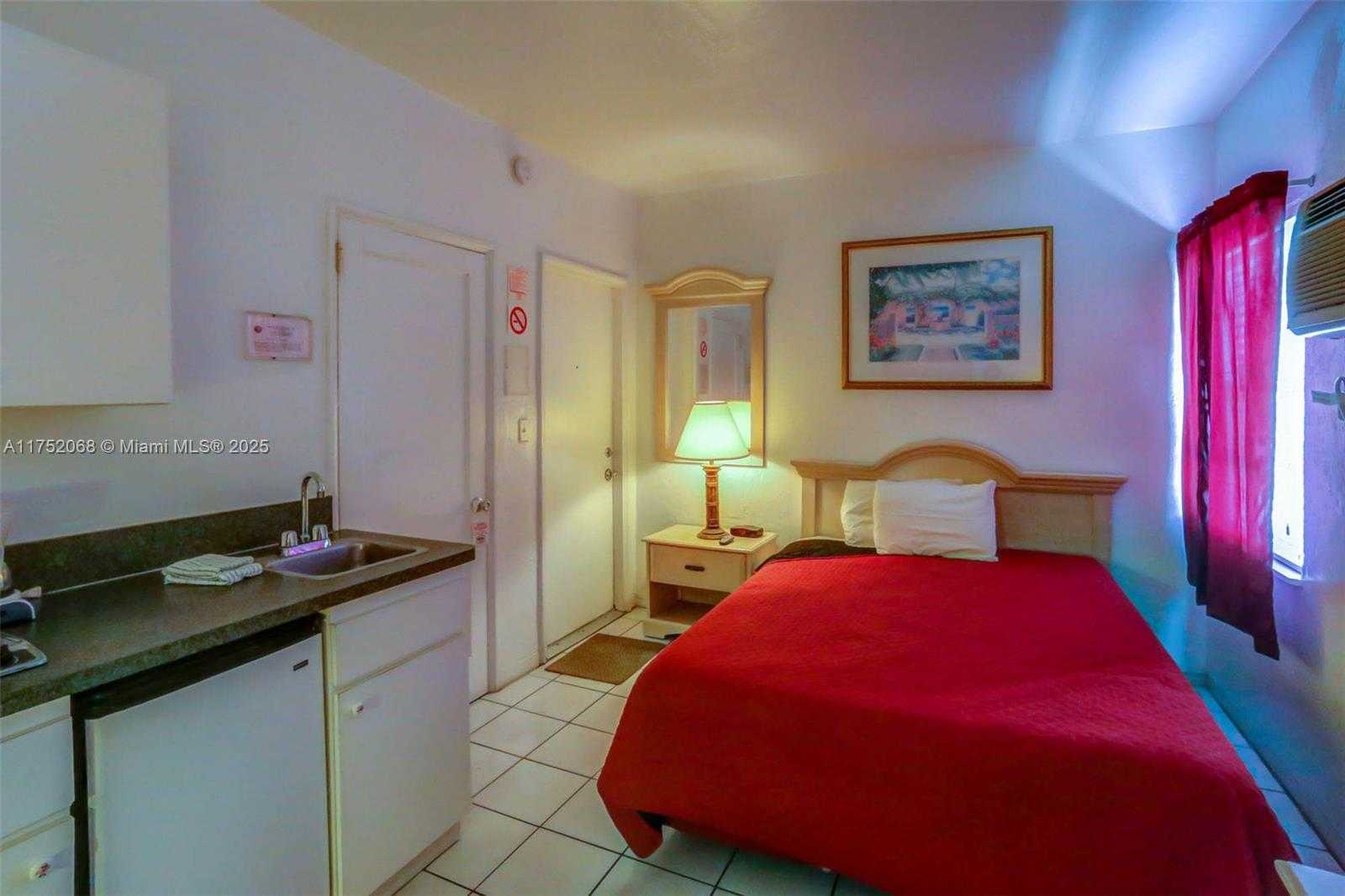 Small Image of 1411 SOUTH FEDERAL HWY, Hollywood Number 42
