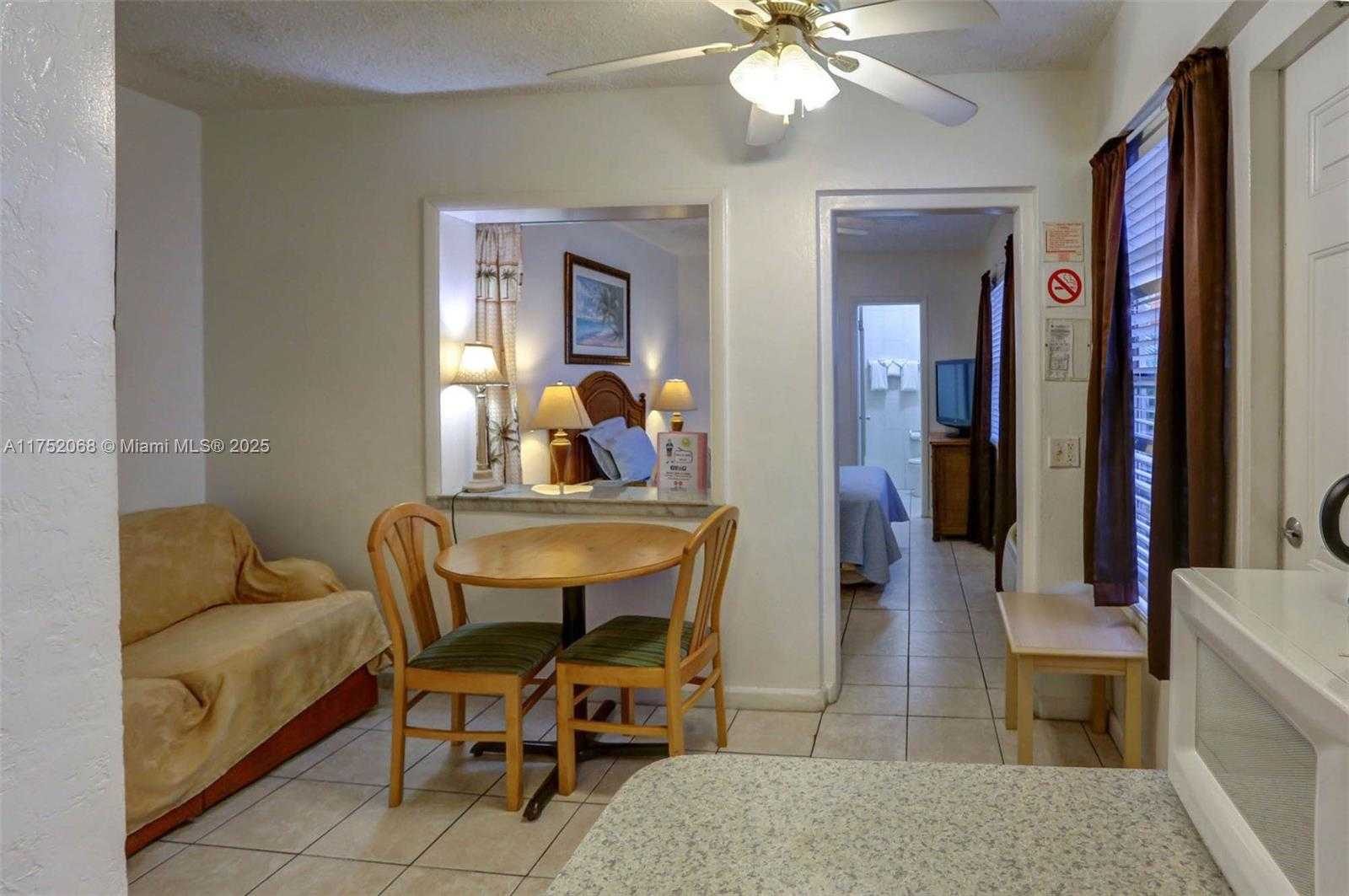 Small Image of 1411 SOUTH FEDERAL HWY, Hollywood Number 47