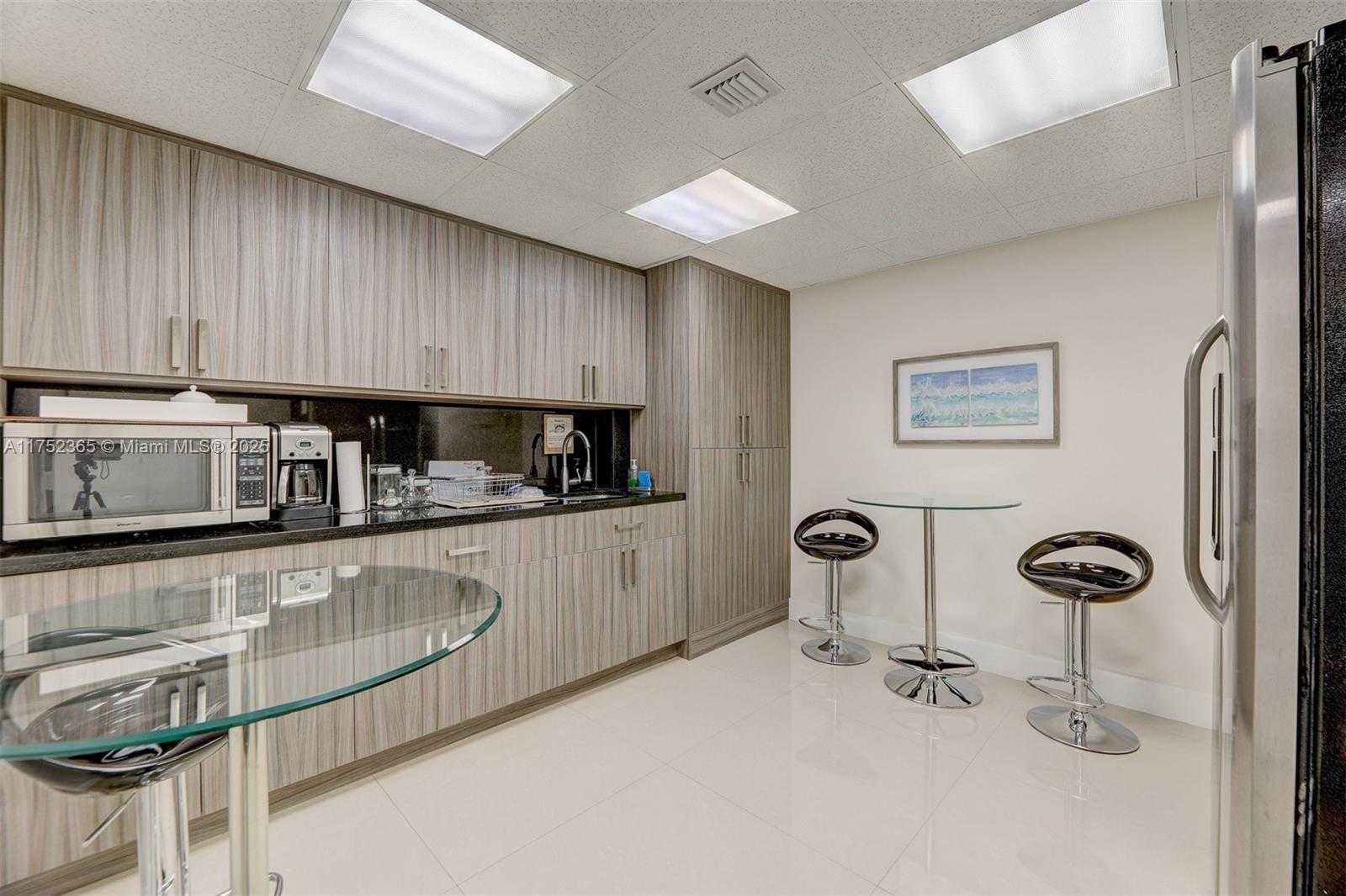 Small Image of 825 BRICKELL BAY DR #246-3, Miami Number 10