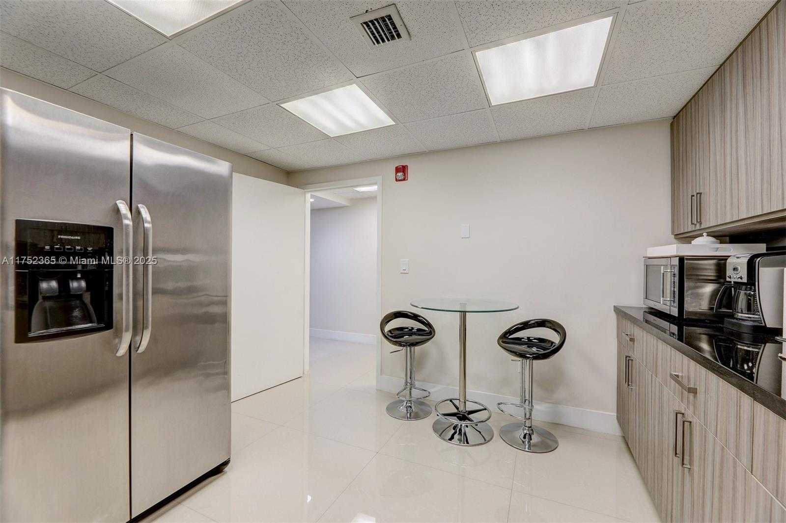 Small Image of 825 BRICKELL BAY DR #246-3, Miami Number 11