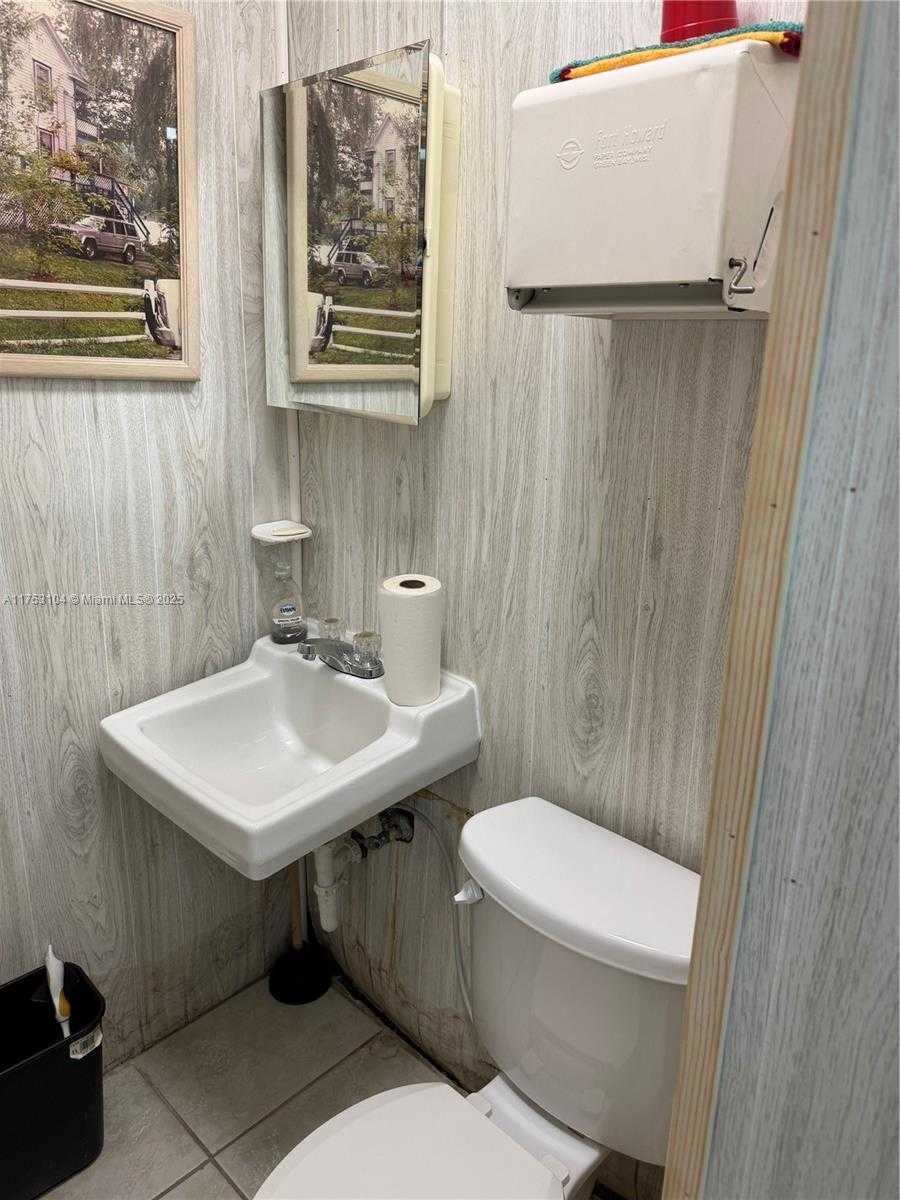 Small Image of 501 EAST 9TH ST, Hialeah Number 18