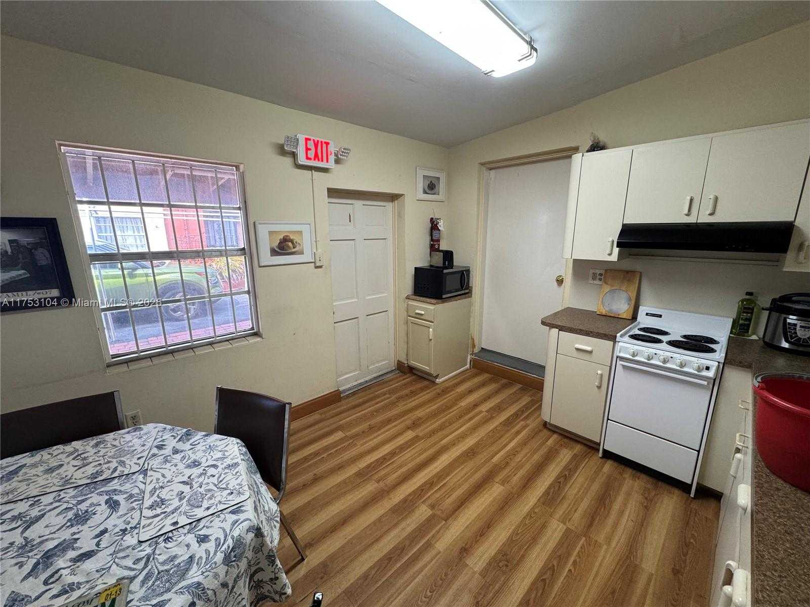 Small Image of 501 EAST 9TH ST, Hialeah Number 28