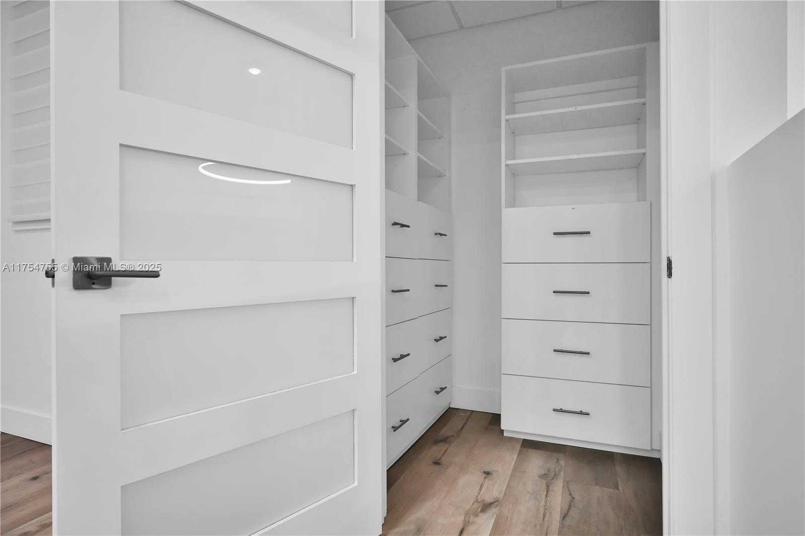 Imagen de Pequeño Objeto