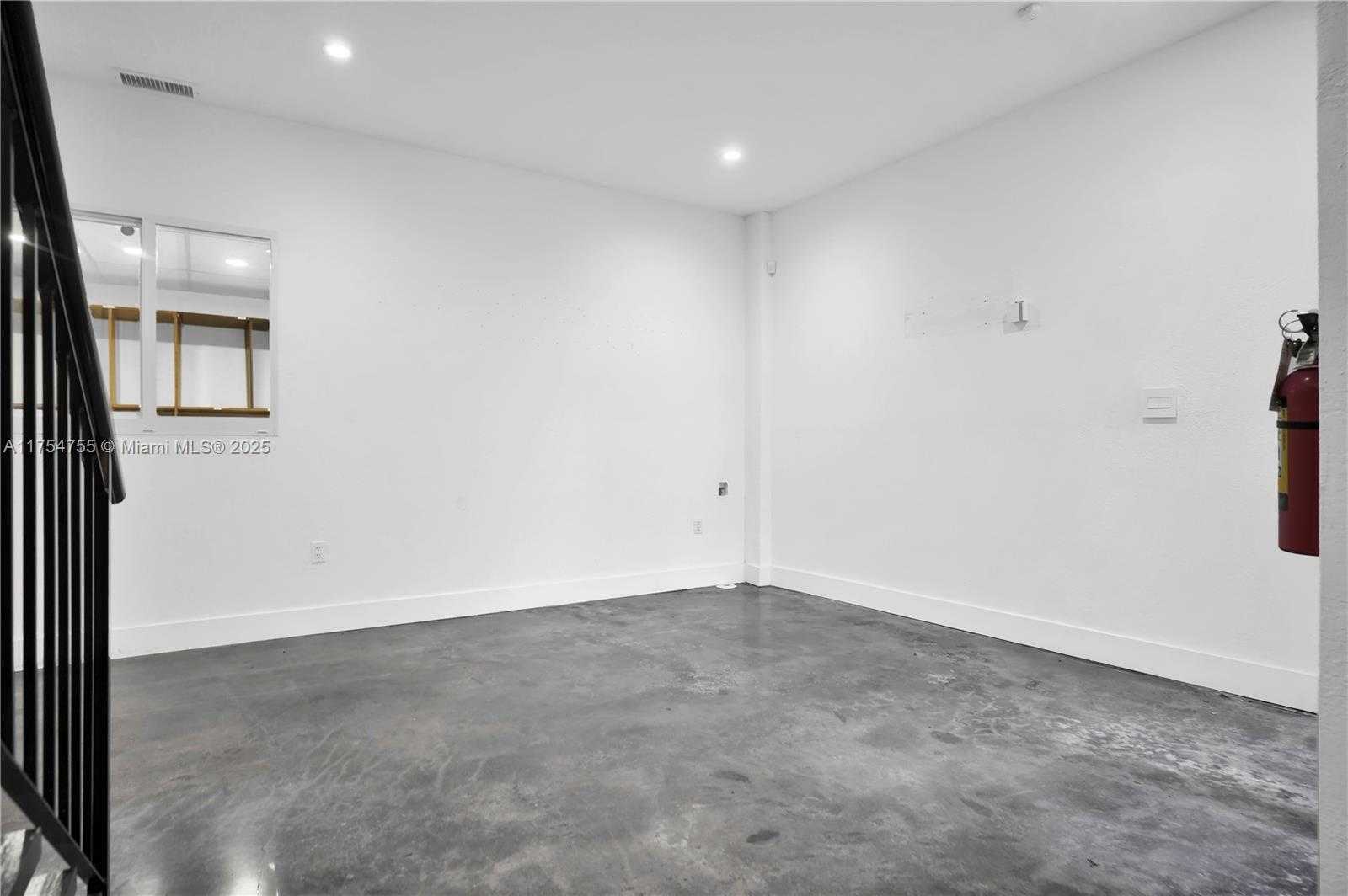 Imagen de Pequeño Objeto