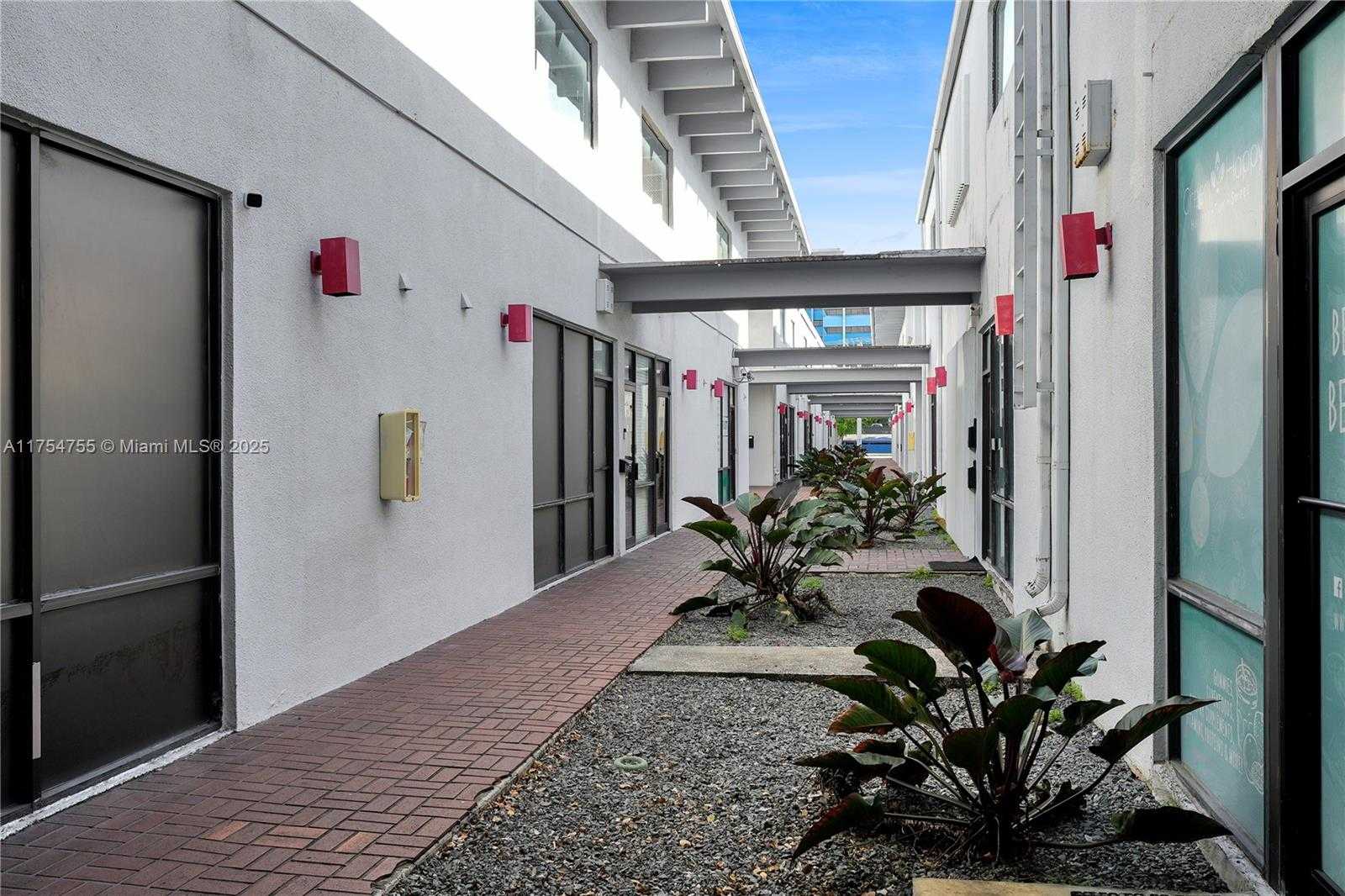 Imagen de Pequeño Objeto