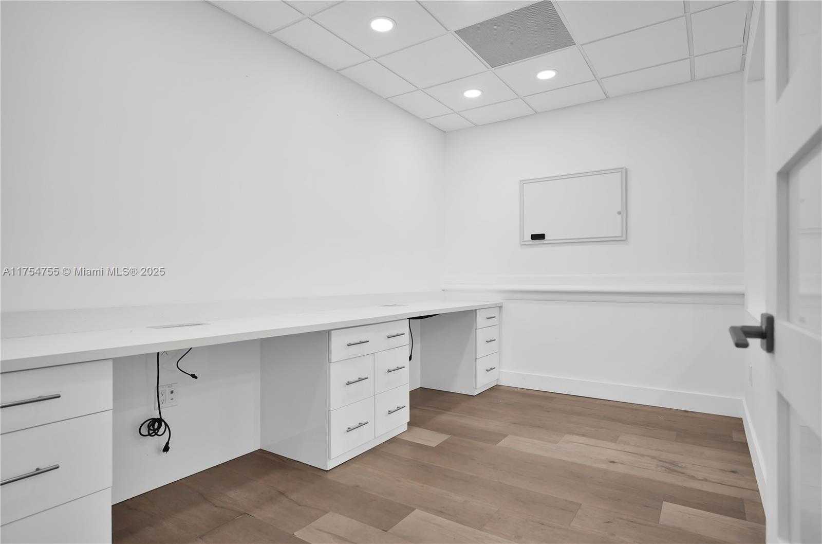 Imagen de Pequeño Objeto