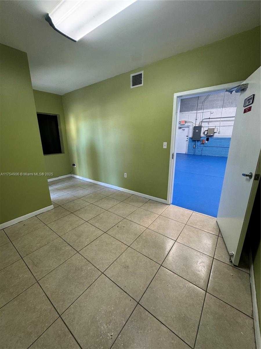 Small Image of 10810 NORTH WEST 138TH ST #1-D, Hialeah Gardens Number 3