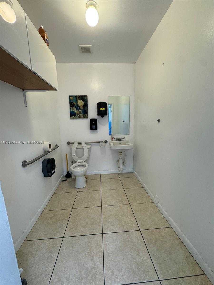 Small Image of 10810 NORTH WEST 138TH ST #1-D, Hialeah Gardens Number 6