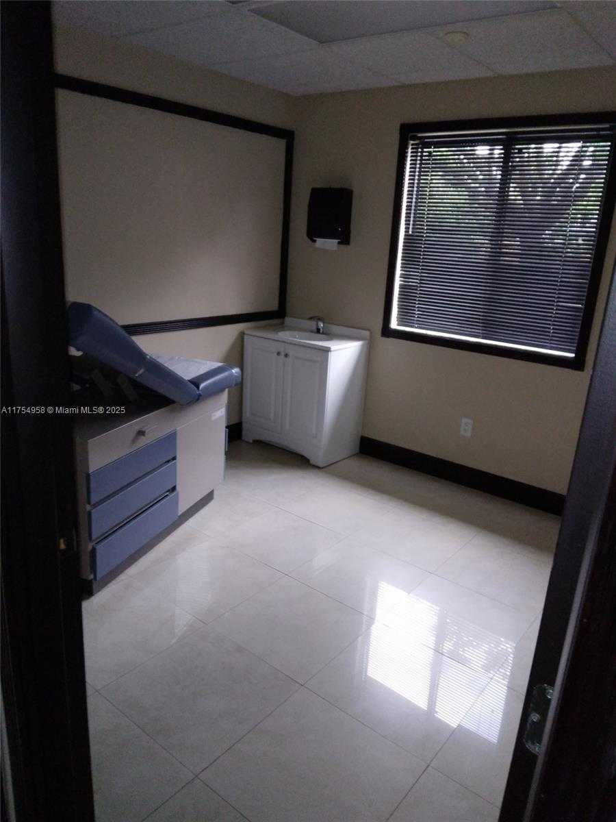 Small Image of 18140 SOUTH WEST 97TH AVE, Palmetto Bay Number 16