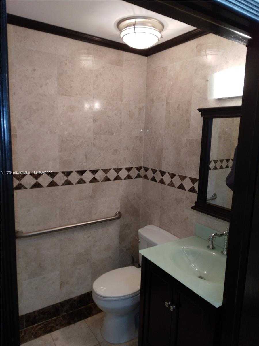 Small Image of 18140 SOUTH WEST 97TH AVE, Palmetto Bay Number 21