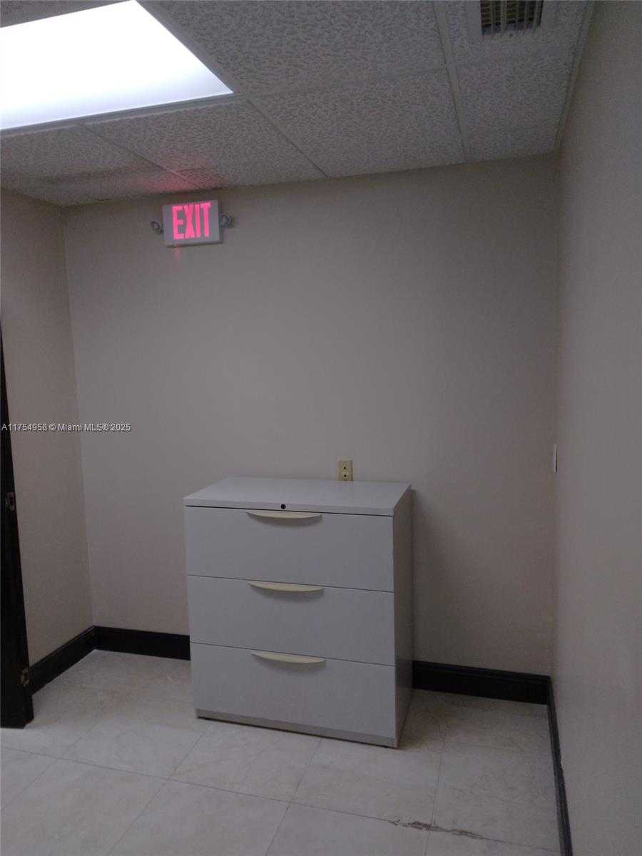 Small Image of 18140 SOUTH WEST 97TH AVE, Palmetto Bay Number 23