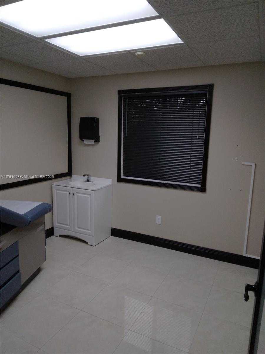 Small Image of 18140 SOUTH WEST 97TH AVE, Palmetto Bay Number 24