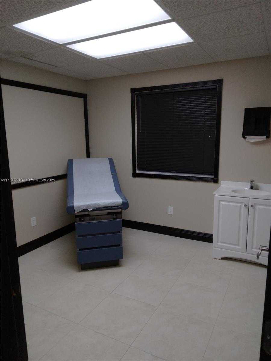 Small Image of 18140 SOUTH WEST 97TH AVE, Palmetto Bay Number 27