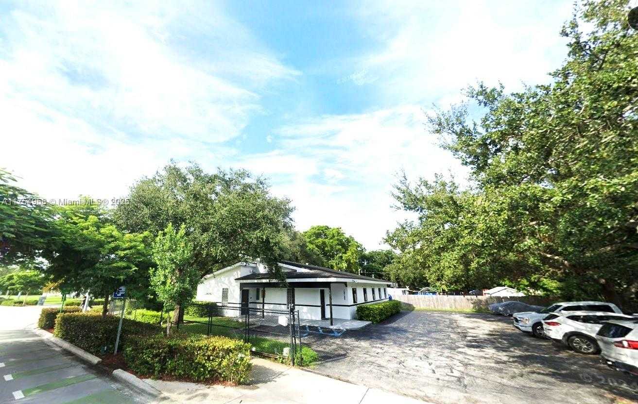 Small Image of 18140 SOUTH WEST 97TH AVE, Palmetto Bay Number 31