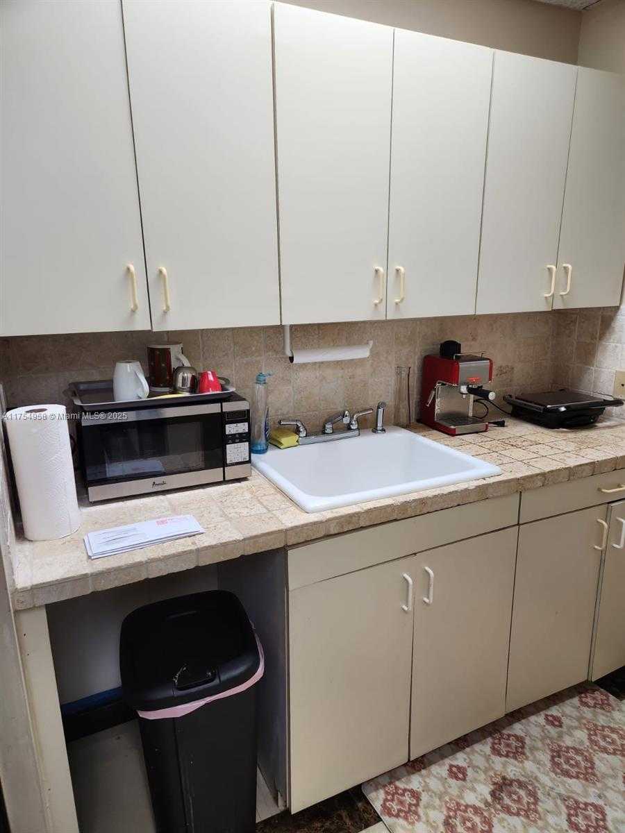 Small Image of 18140 SOUTH WEST 97TH AVE, Palmetto Bay Number 8