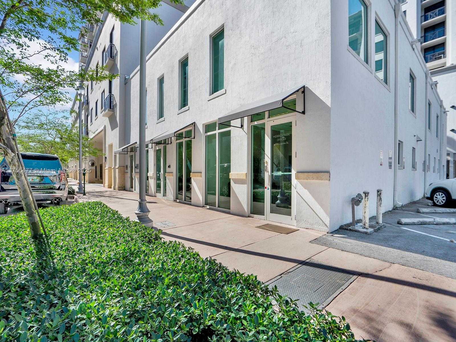 Small Image of 4070 LAGUNA ST, Coral Gables Number 23