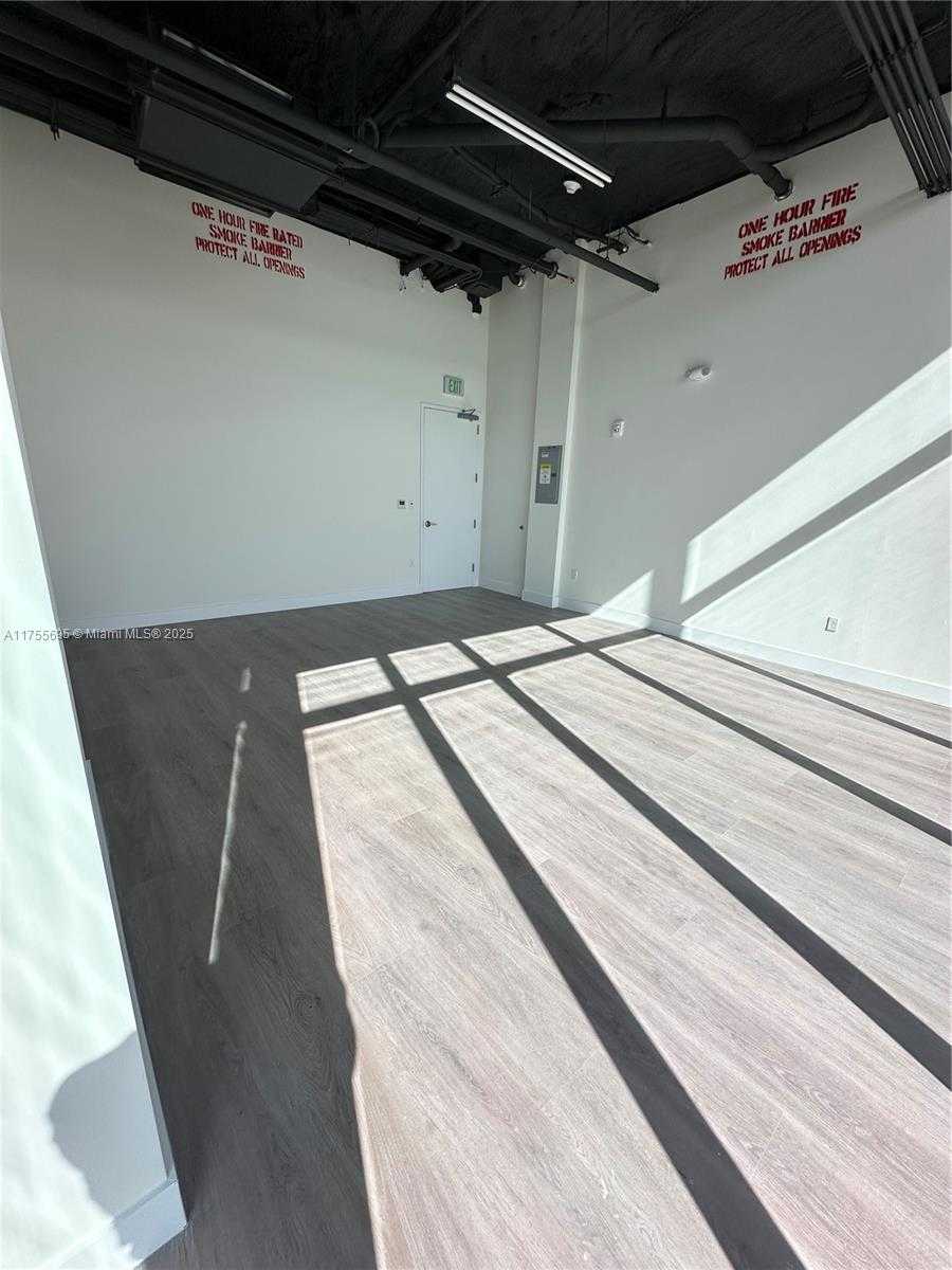 Small Image of 21290 BISCAYNE, Aventura Number 10