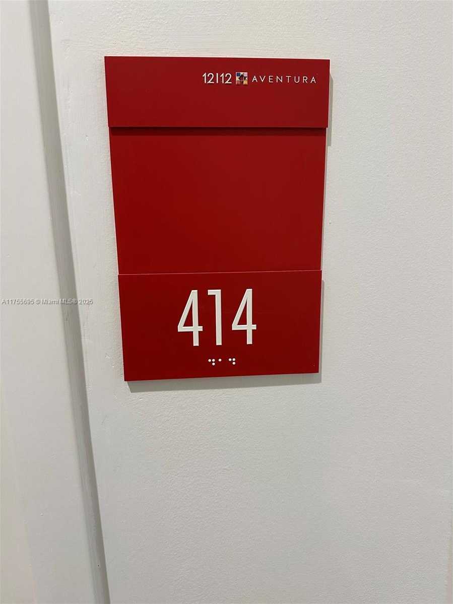 Small Image of 21290 BISCAYNE, Aventura Number 2