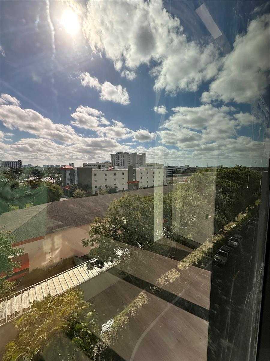 Small Image of 21290 BISCAYNE, Aventura Number 8