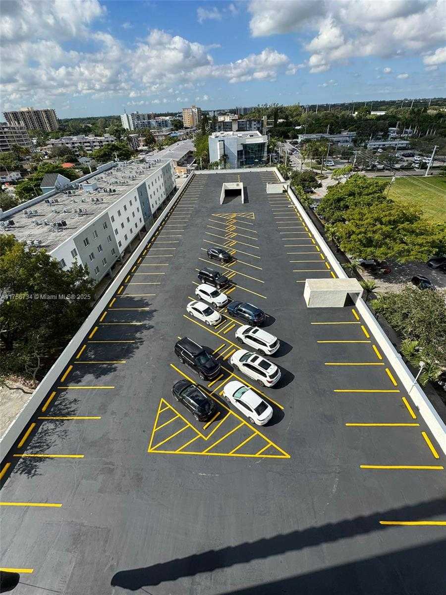 Small Image of 12550 BISCAYNE BLVD #208, North Miami Number 12