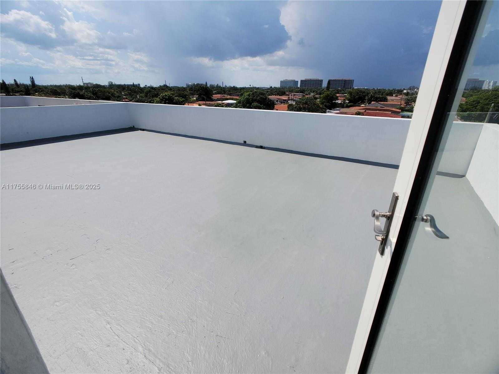 Small Image of 6001 WEST FLAGLER ST, Miami Number 30