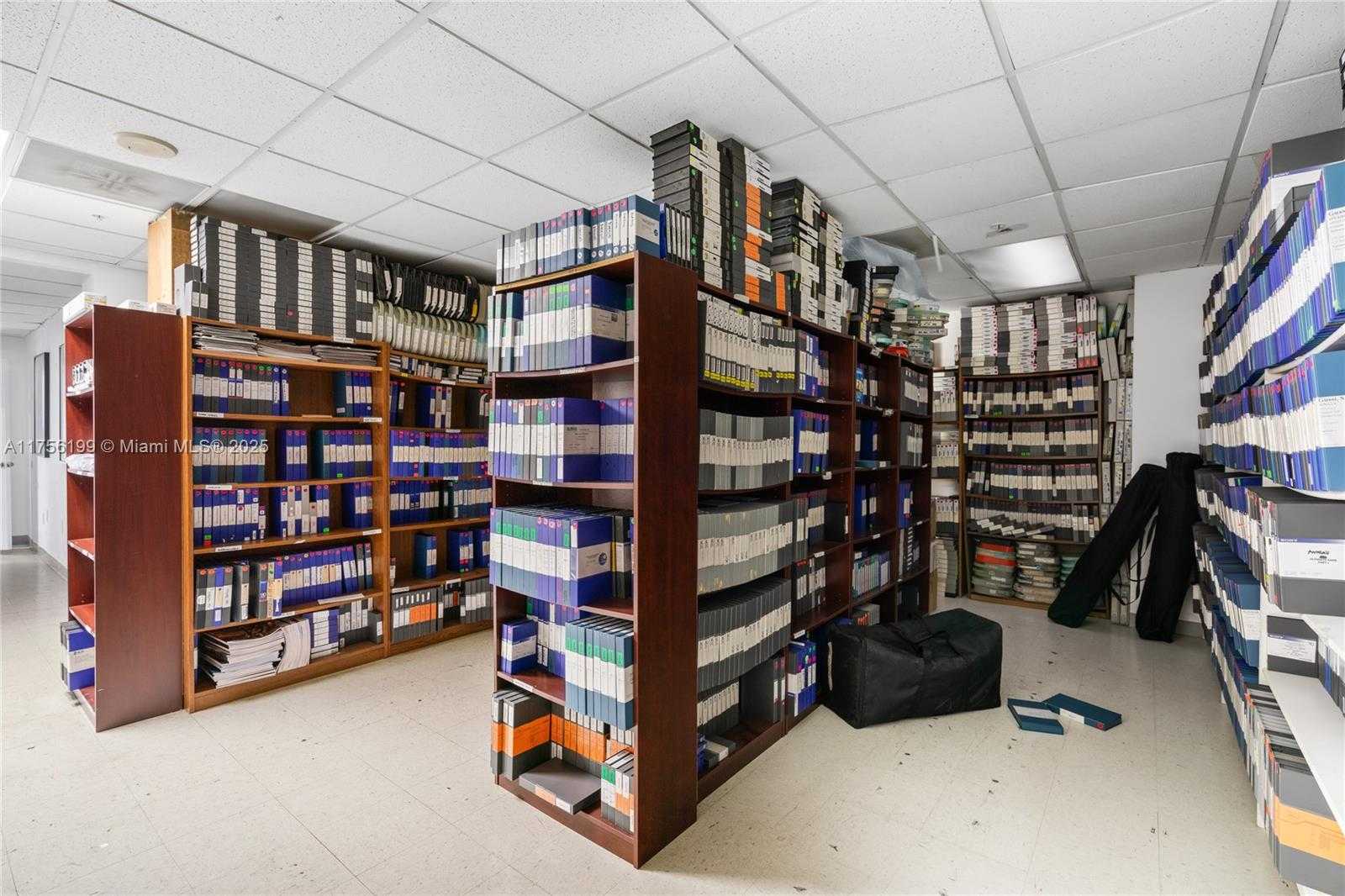 Small Image of 1110 BRICKELL AVE #601A, Miami Number 27