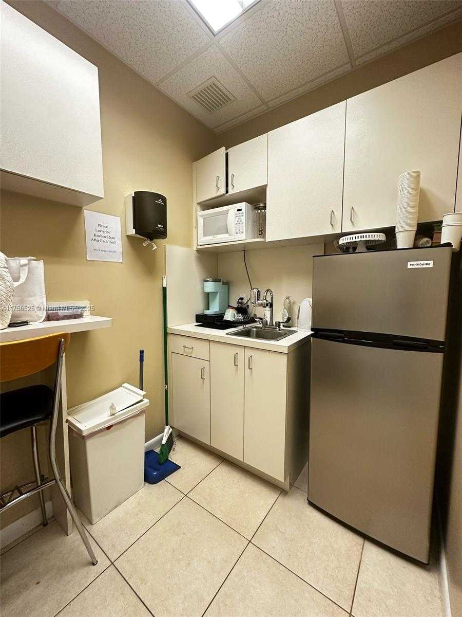 Small Image of 20770 WEST DIXIE HWY DE HWY, Miami Number 12